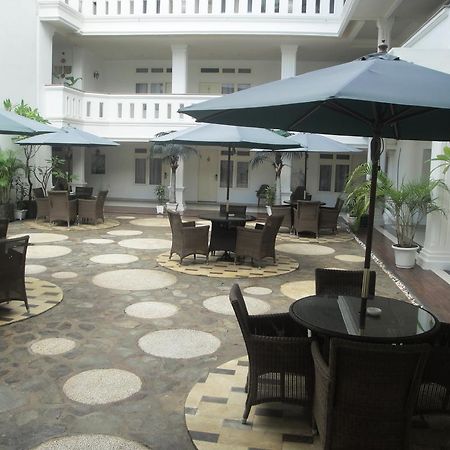 Ramayana Hotel Makassar Exterior foto