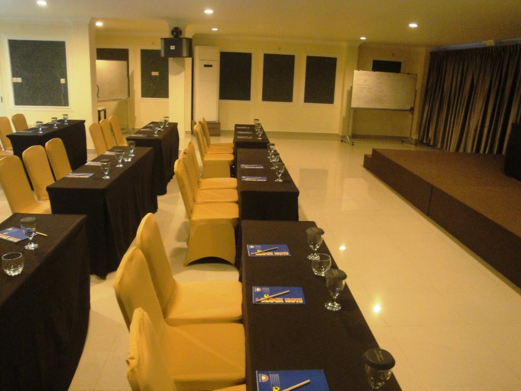 Ramayana Hotel Makassar Exterior foto