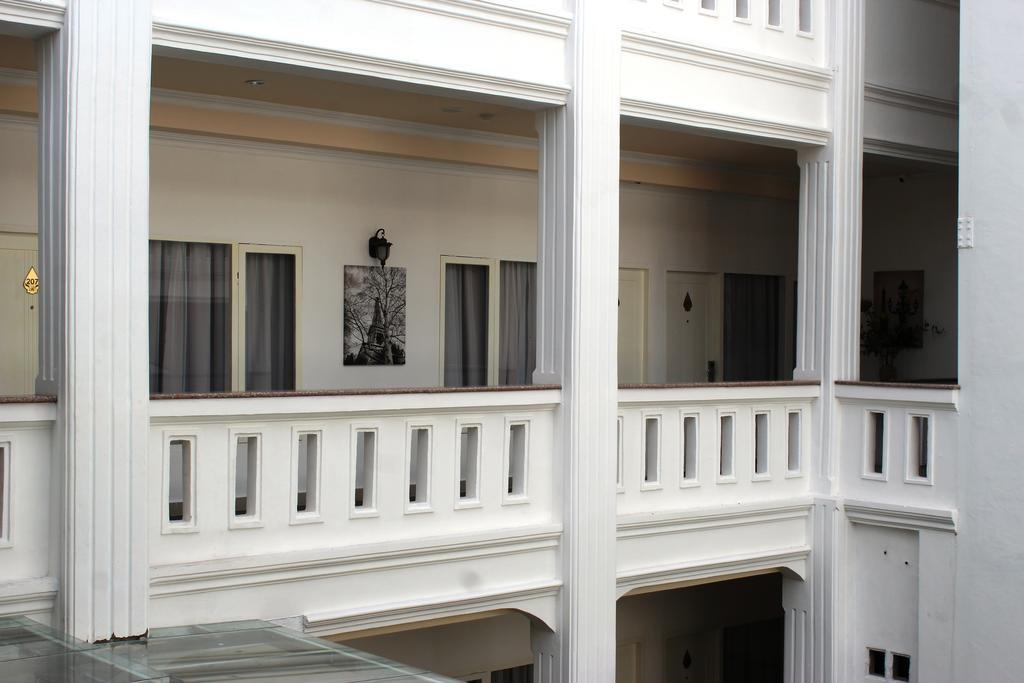 Ramayana Hotel Makassar Exterior foto