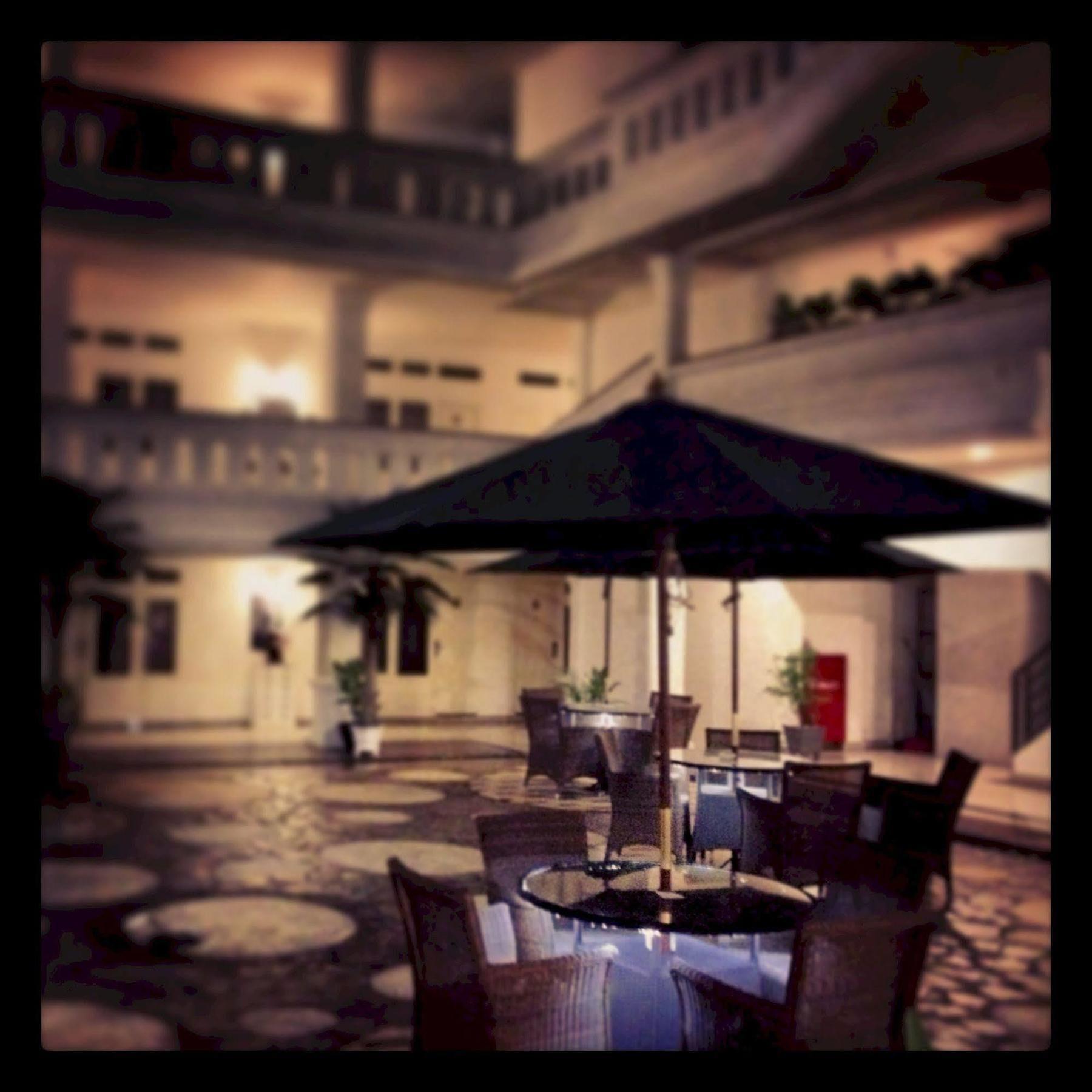 Ramayana Hotel Makassar Exterior foto