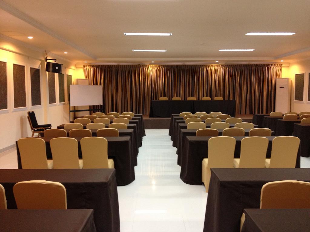 Ramayana Hotel Makassar Exterior foto